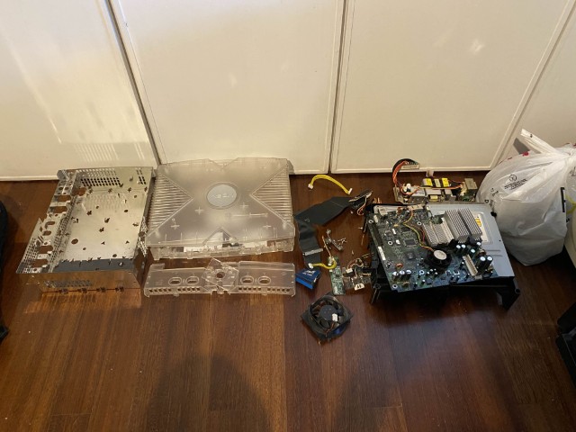 Crystal Xbox torn down